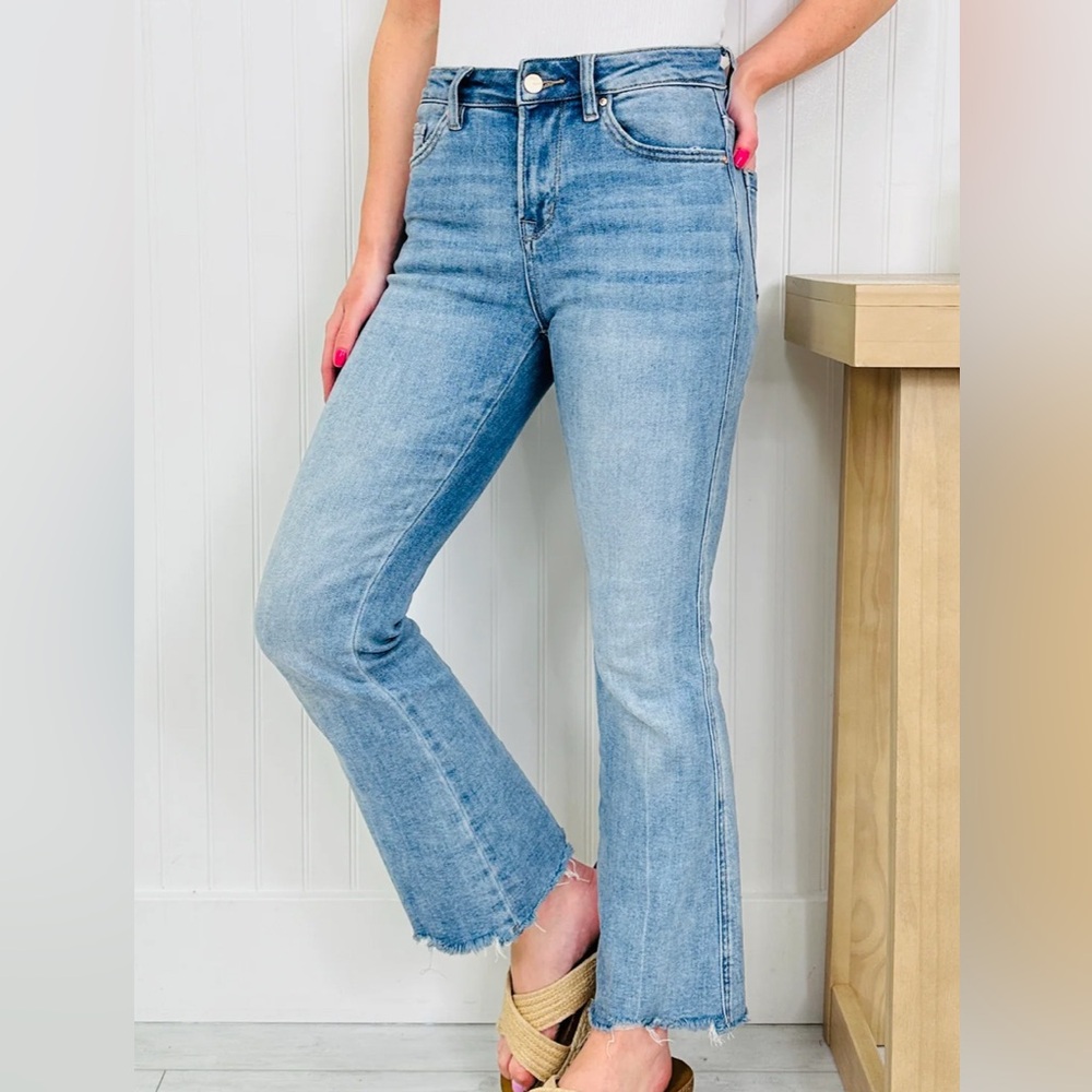 MoCo Kick Flare Cropped Jeans